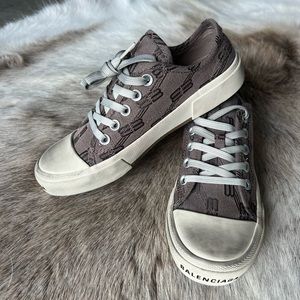 Shoes is new, never wear with box and dust bag! Size 36, us 6